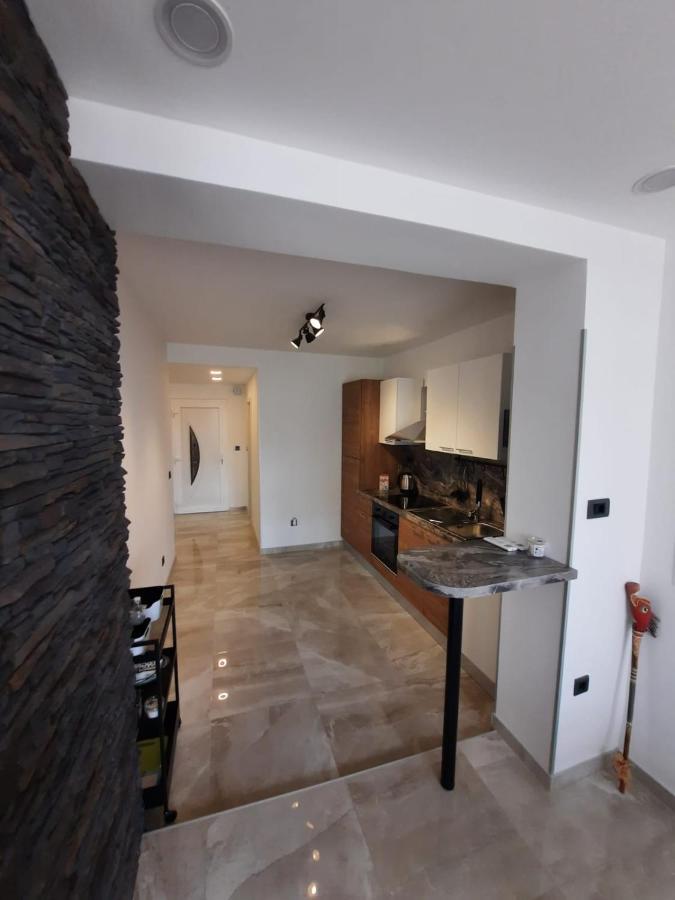 Njivice, Otok Krk, Apartman Dora Exterior photo