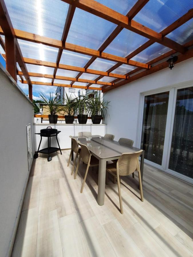 Njivice, Otok Krk, Apartman Dora Exterior photo