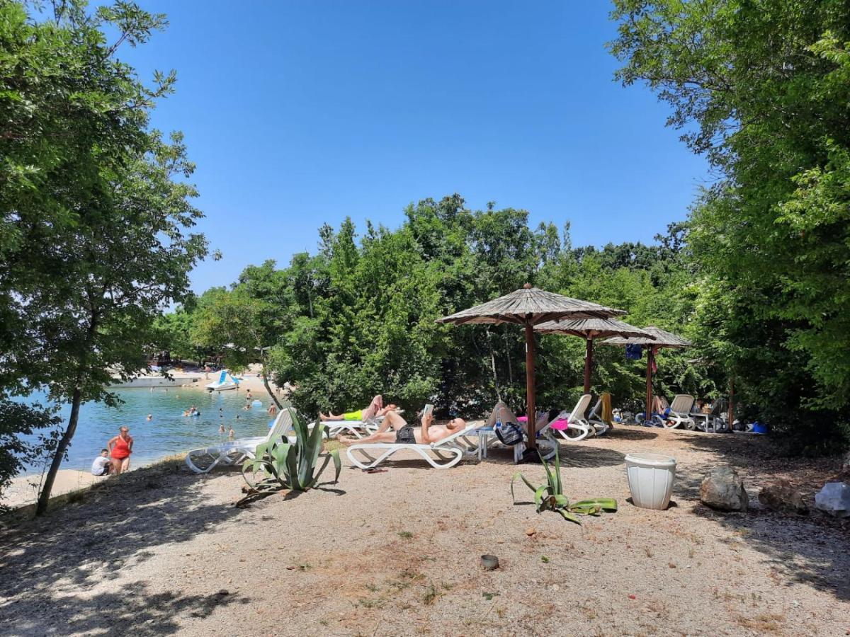 Njivice, Otok Krk, Apartman Dora Exterior photo