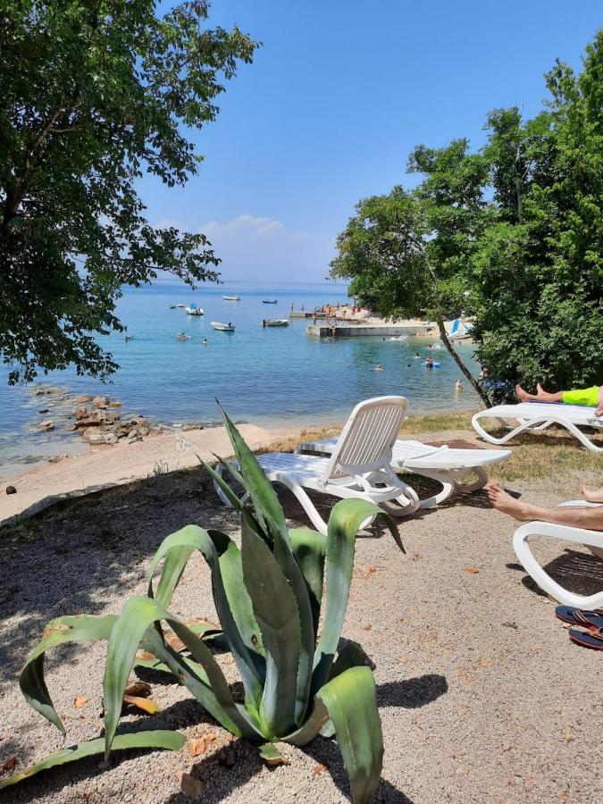 Njivice, Otok Krk, Apartman Dora Exterior photo