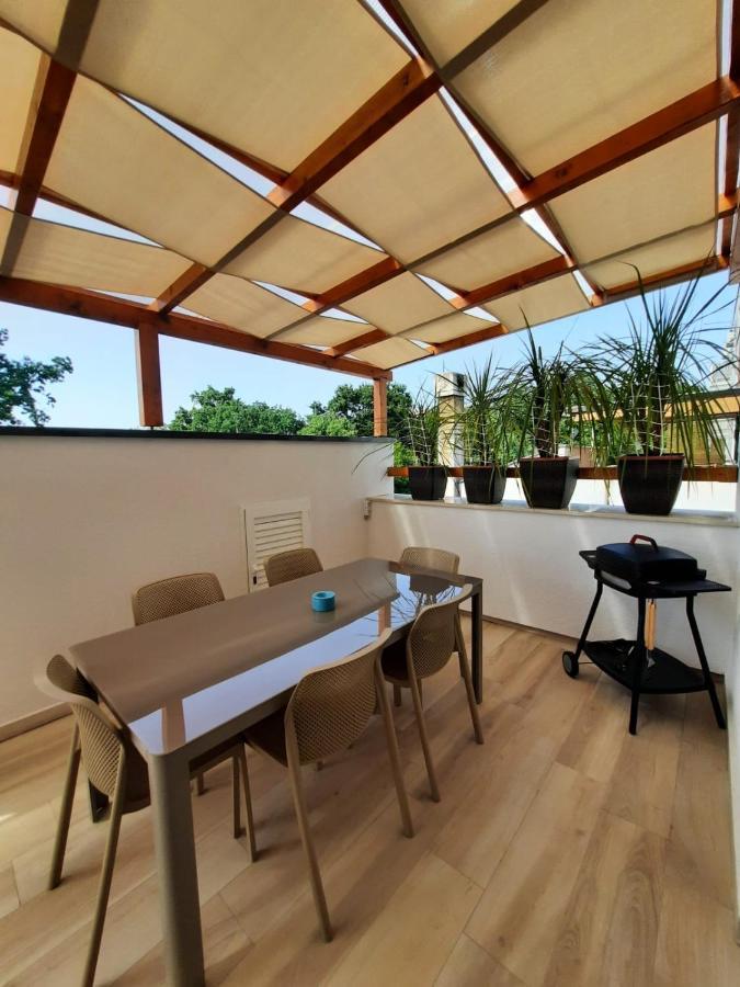 Njivice, Otok Krk, Apartman Dora Exterior photo