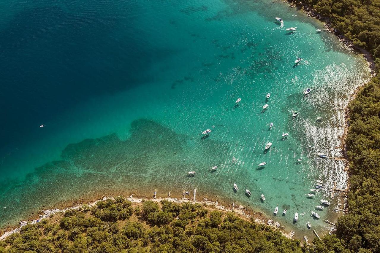 Njivice, Otok Krk, Apartman Dora Exterior photo